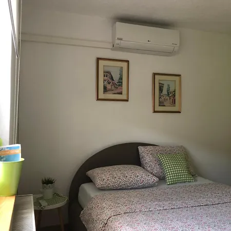 Apartment Incognito *