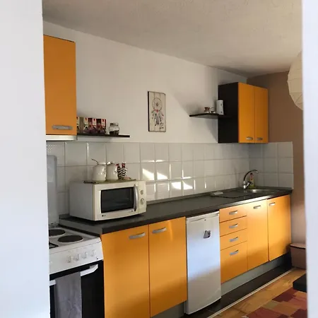 Apartment Incognito *