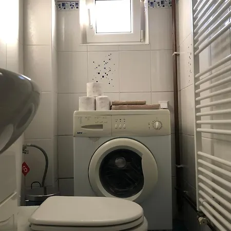Apartment Incognito *